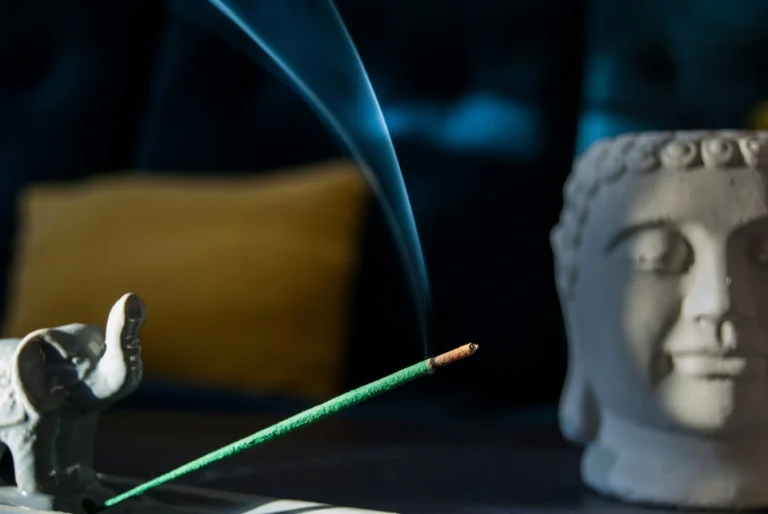 Smilkalai meditacijai: kaip kvapas padeda susikaupti
